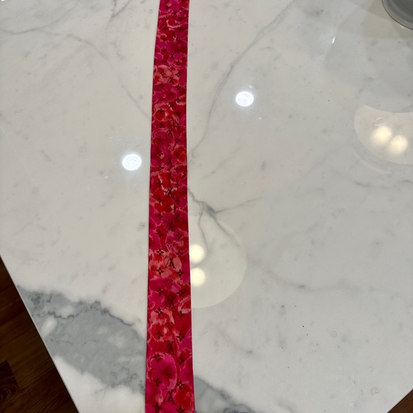 Louis Vuitton Silk Pink Bandeau Ikat Scarf Rose Indien - Picture 5 of 7